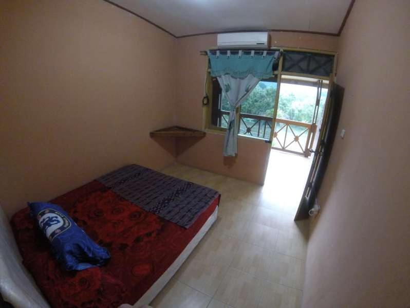 Supersuck Hotel Maluk Экстерьер фото